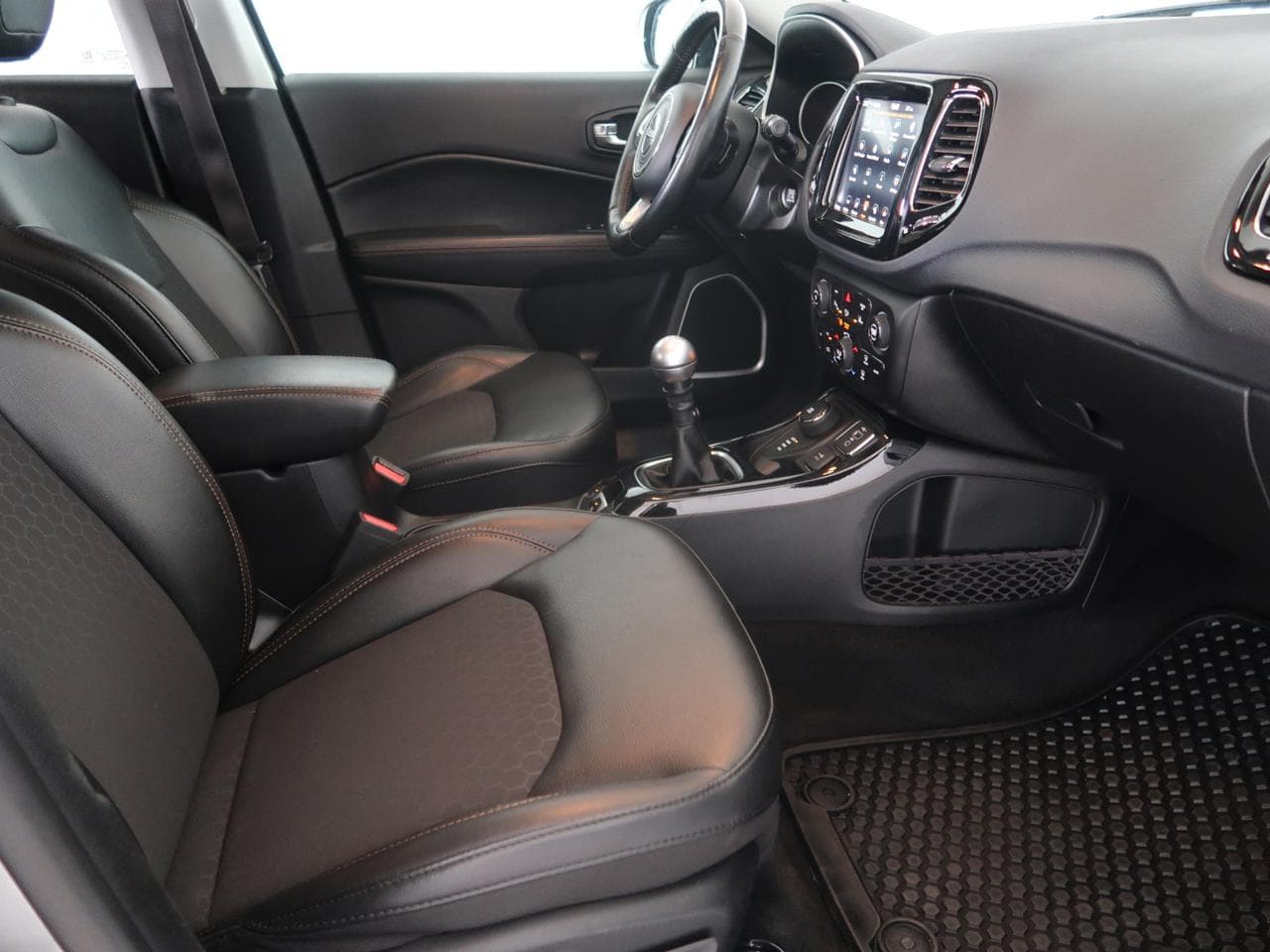 2020 Jeep COMPASS - 12