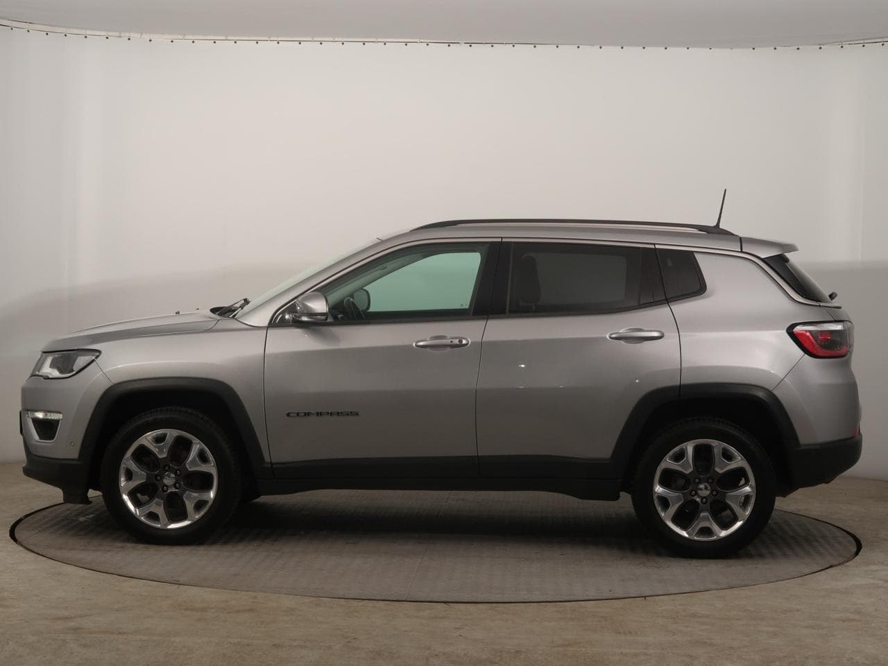 2020 Jeep COMPASS - 4