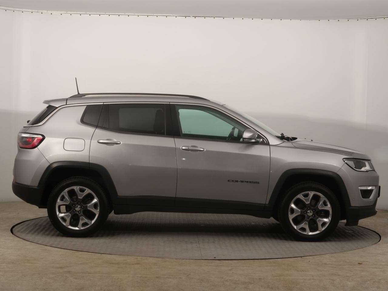 2020 Jeep COMPASS - 8