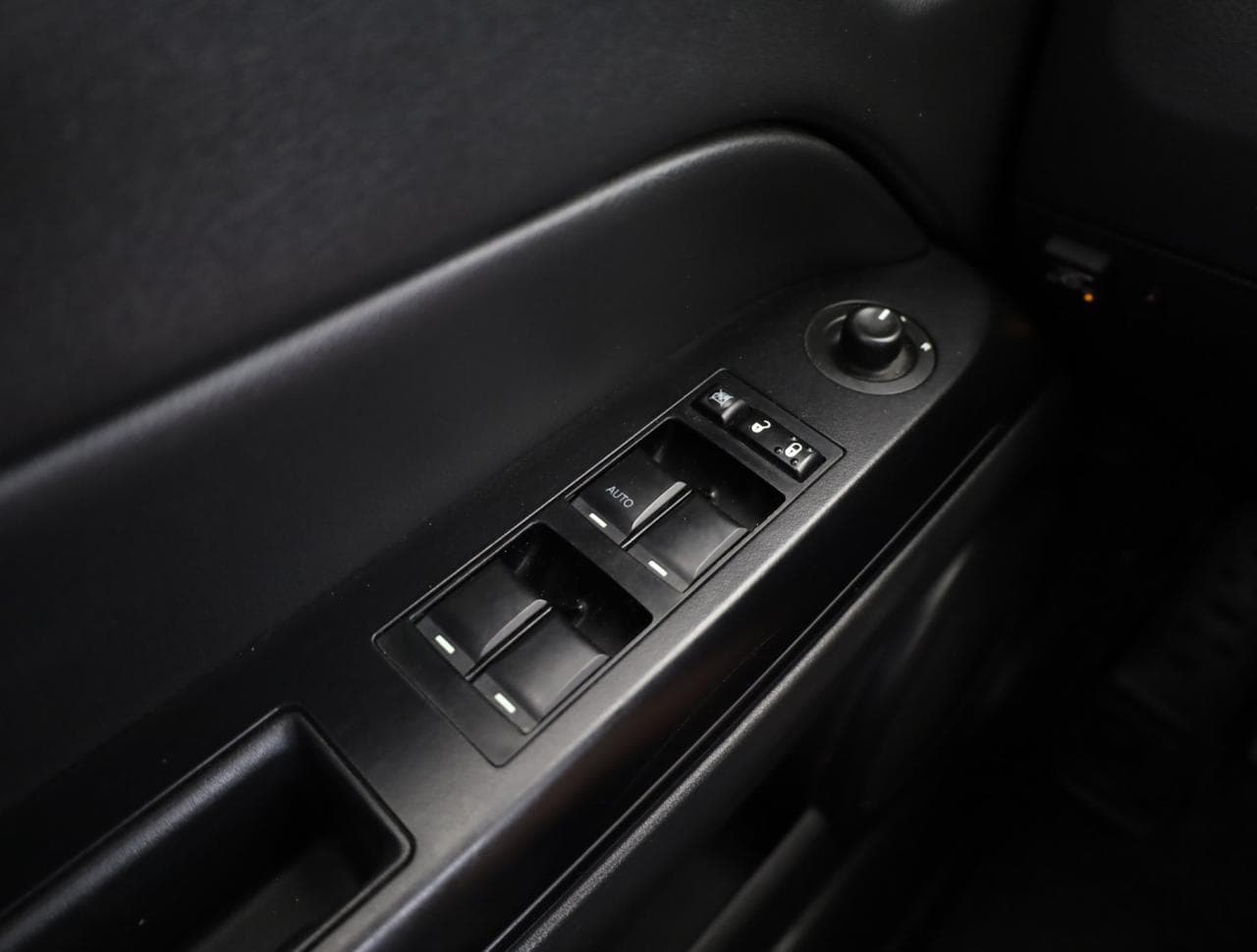 2012 Jeep COMPASS - 18