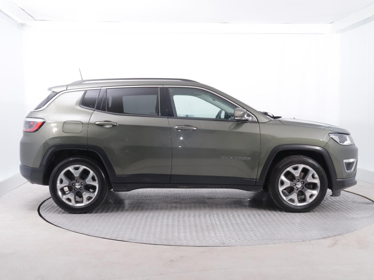 2019 Jeep COMPASS - 8