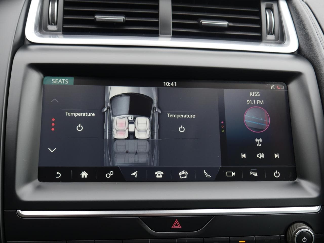 2018 Jaguar E-Pace - 12