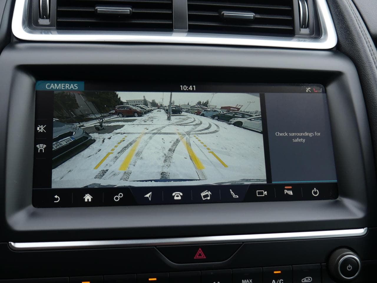 2018 Jaguar E-Pace - 13