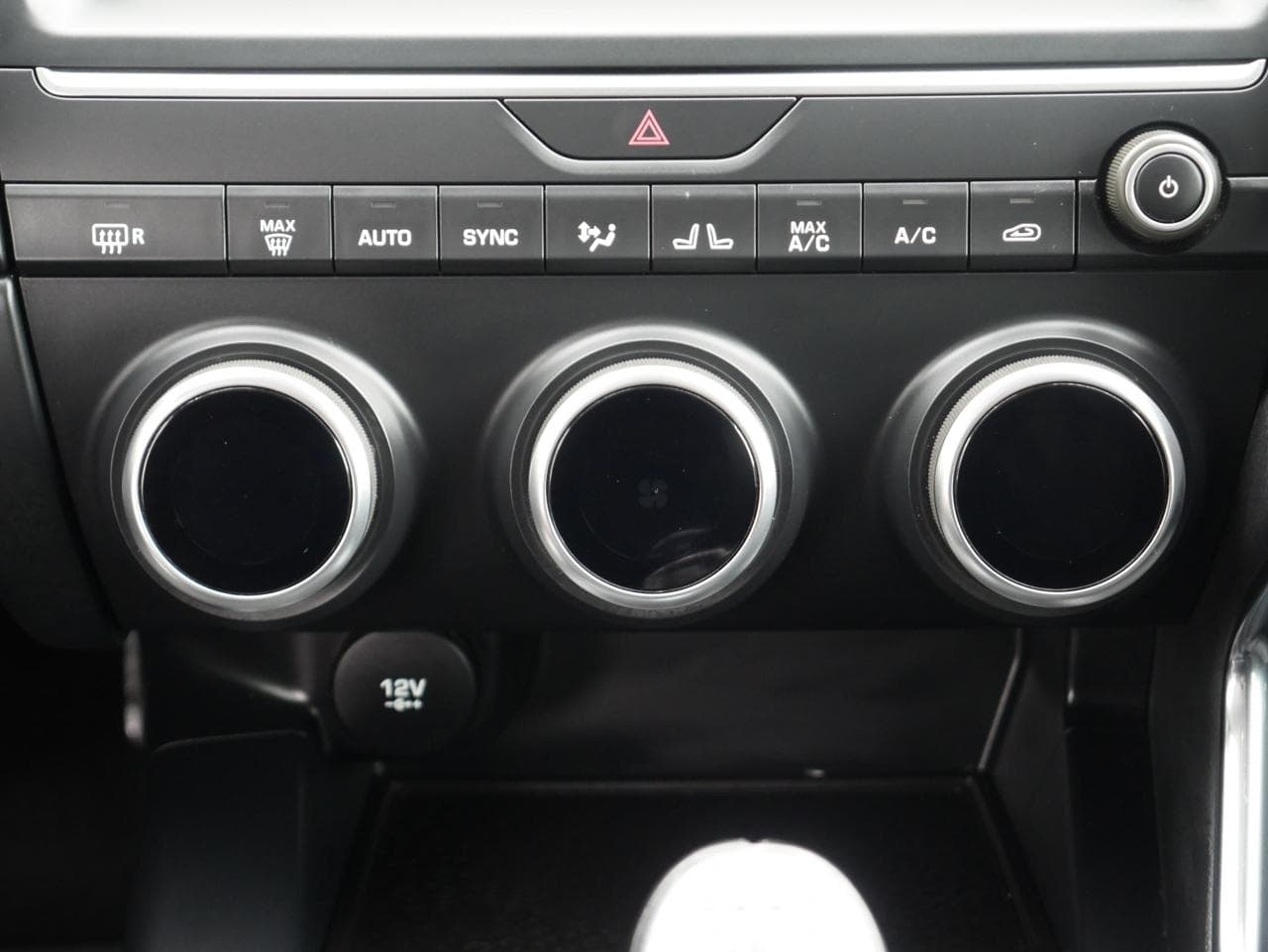 2018 Jaguar E-Pace - 15