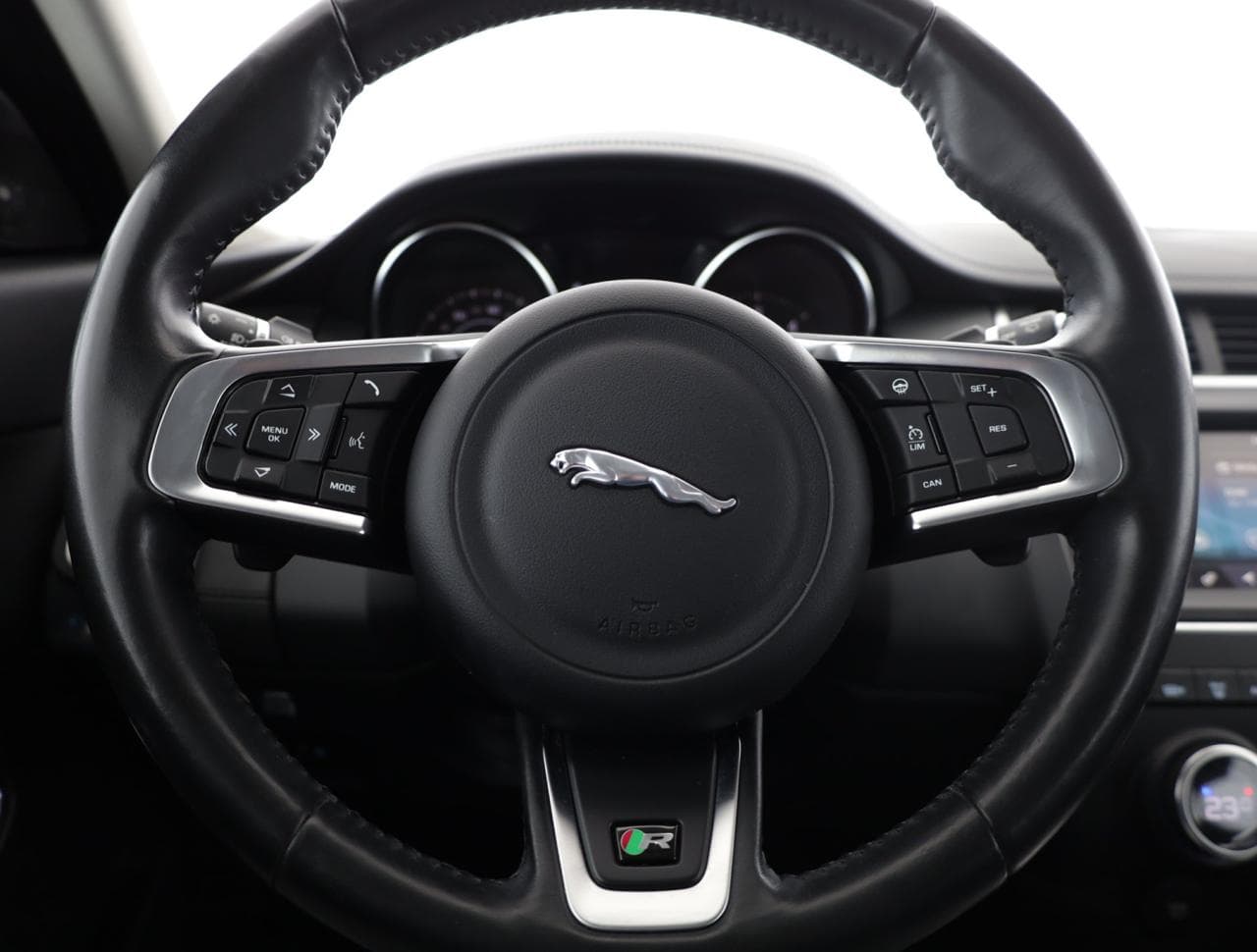 2021 Jaguar E-PACE - 14