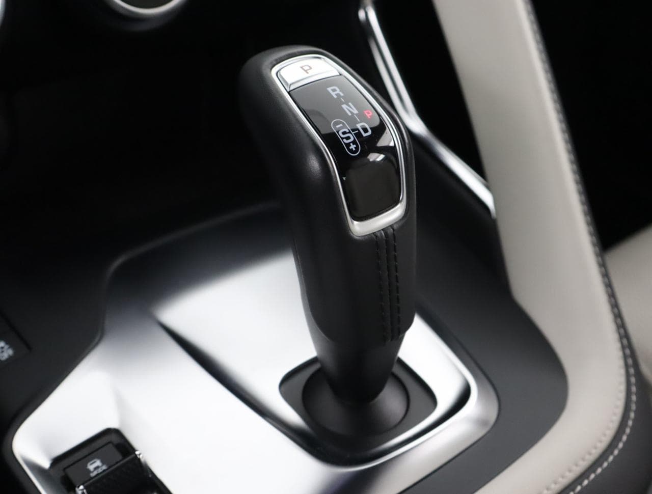 2019 Jaguar E-PACE - 19