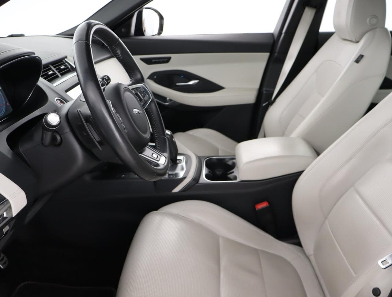 2019 Jaguar E-PACE - 16