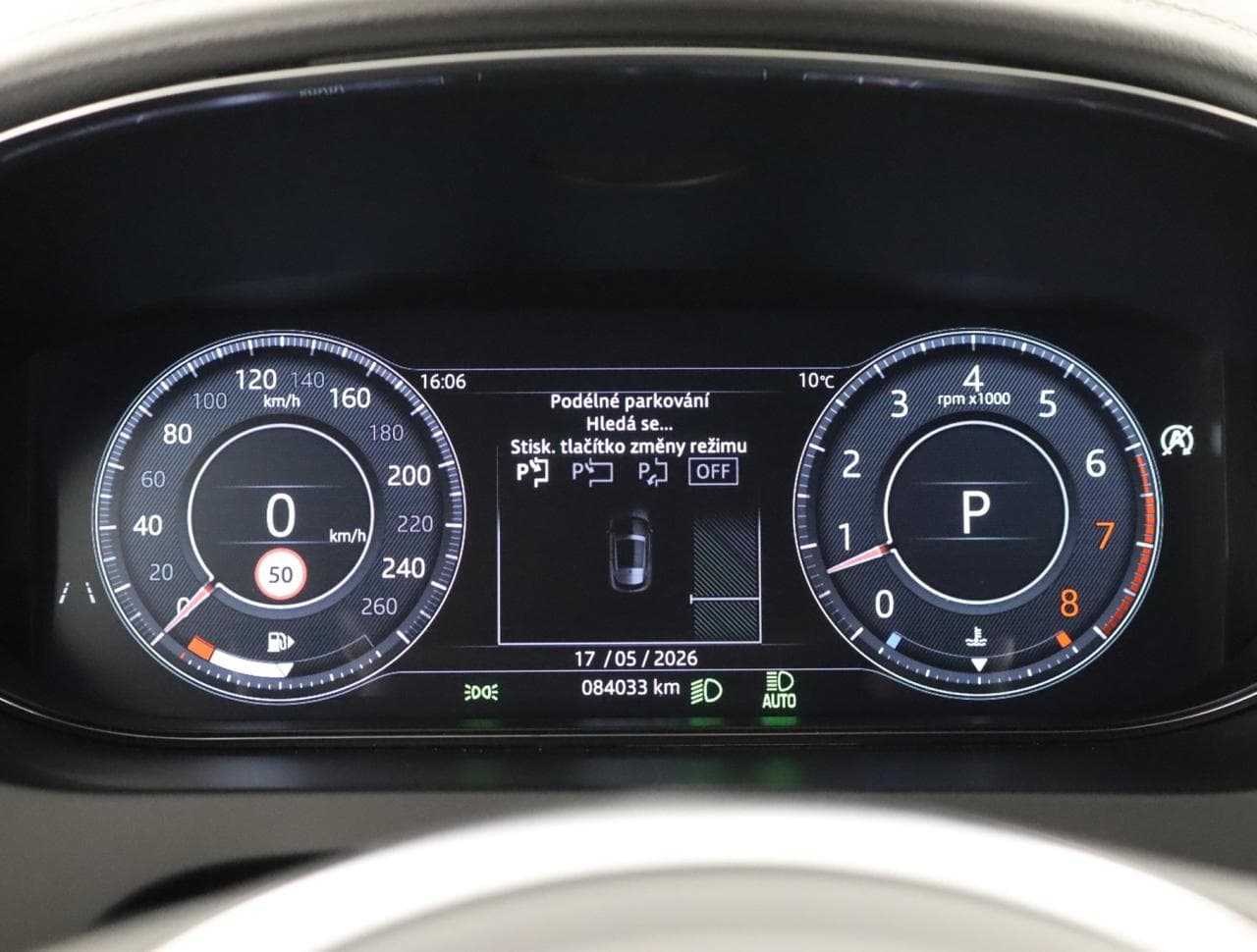 2019 Jaguar E-PACE - 17