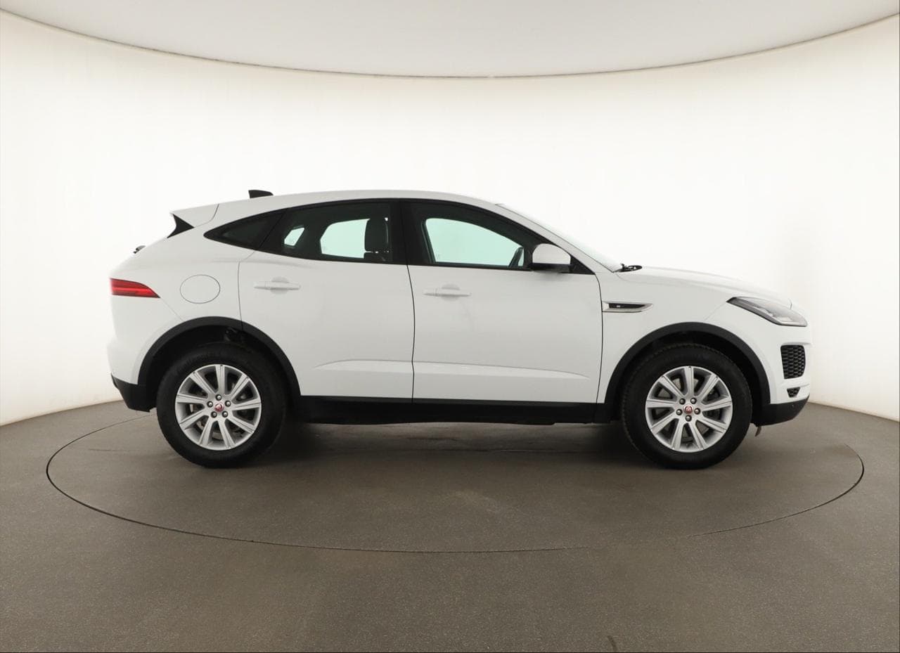 2019 Jaguar E-PACE - 8