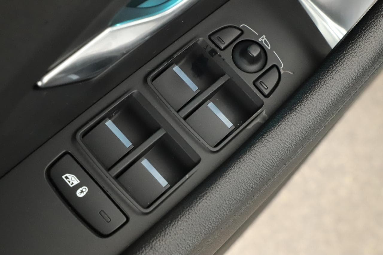 2019 Jaguar E-PACE - 17