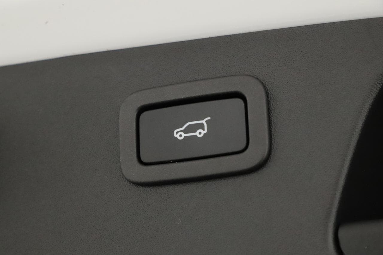 2019 Jaguar E-PACE - 23