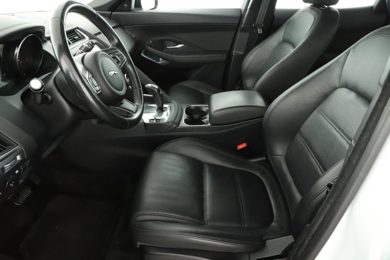 2019 Jaguar E-PACE - 13