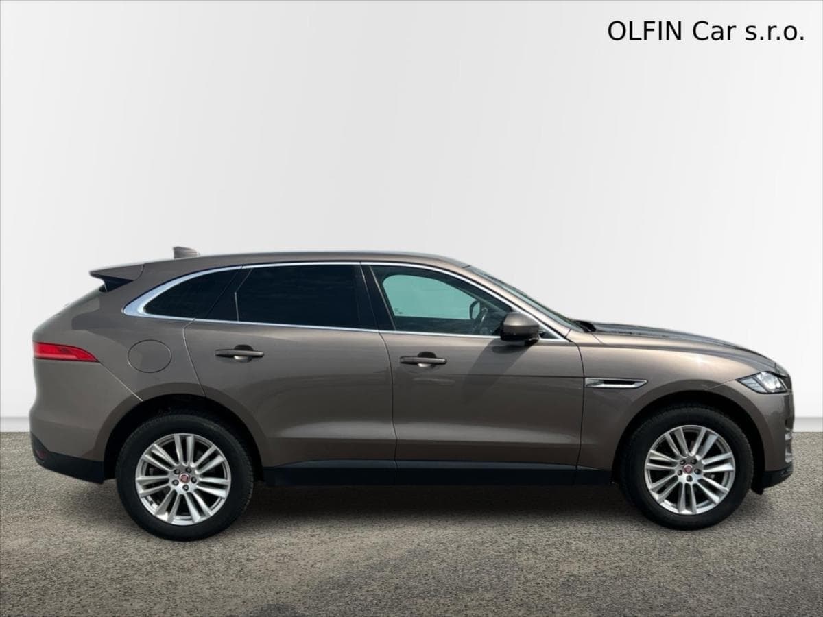 2017 Jaguar F-PACE - 4