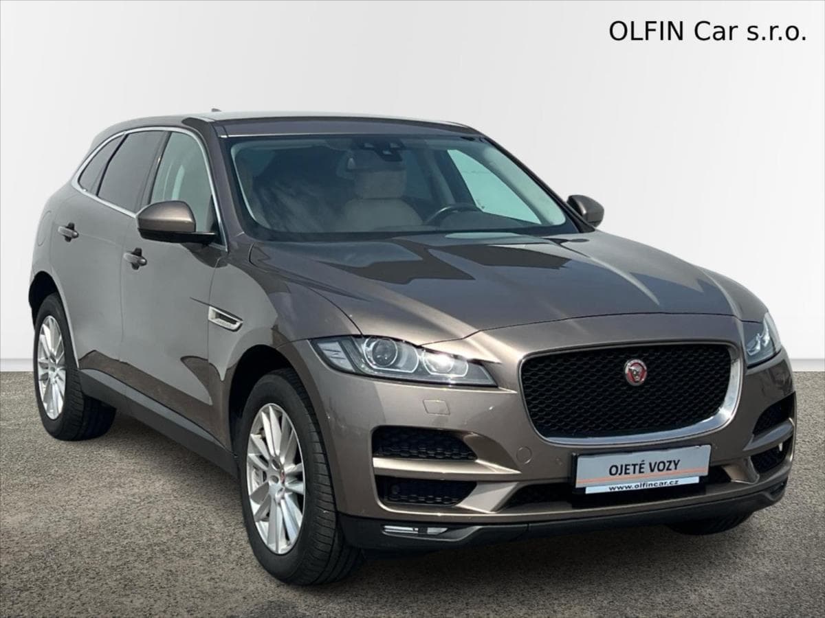 2017 Jaguar F-PACE - 12