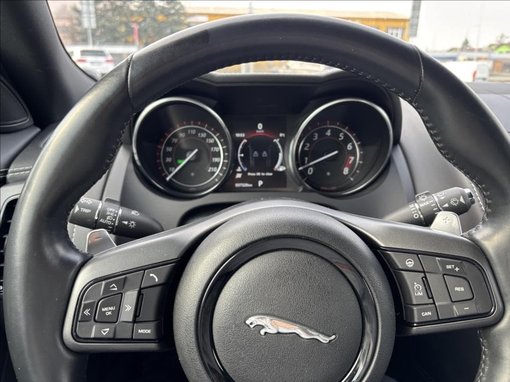 2016 Jaguar F-Type - 13