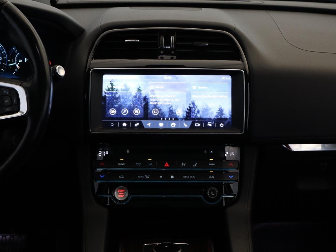 2017 Jaguar F-Pace - 16