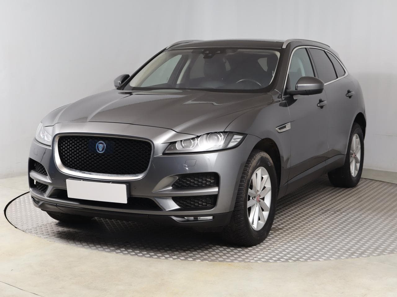 2017 Jaguar F-Pace - 3