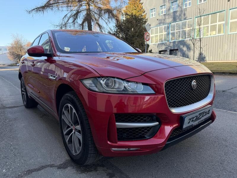 2016 Jaguar F-Pace - 7