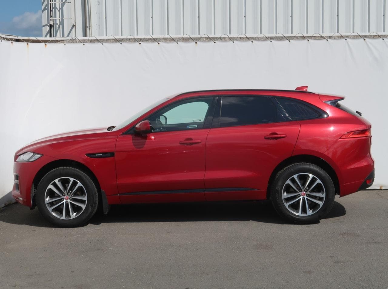 2017 Jaguar F-PACE - 4