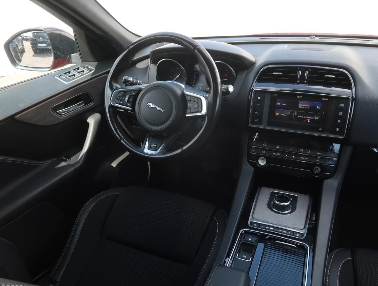 2017 Jaguar F-PACE - 9