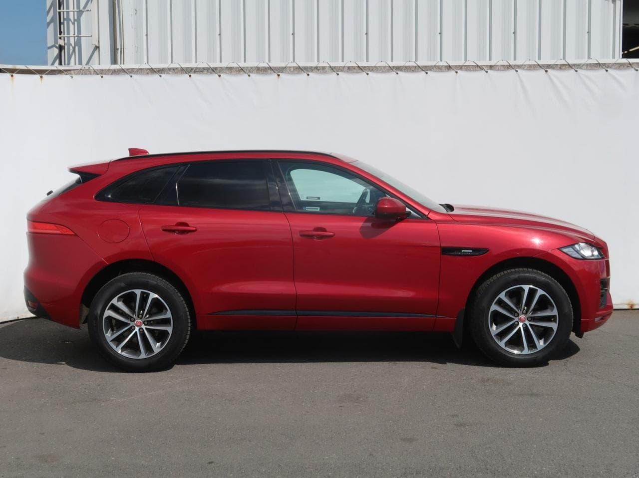 2017 Jaguar F-PACE - 8