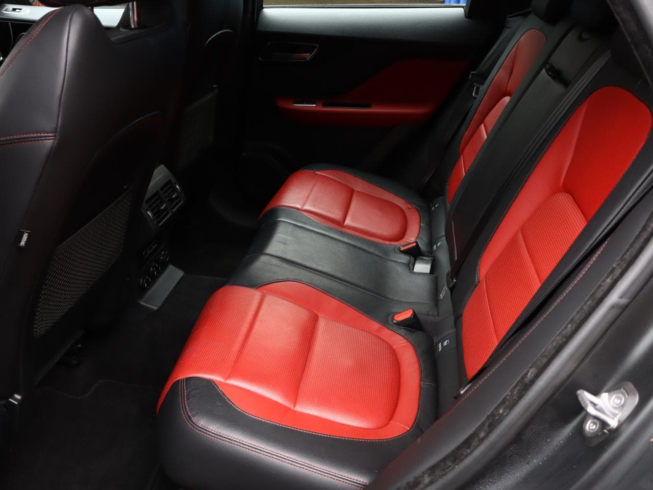 2017 Jaguar F-PACE - 13