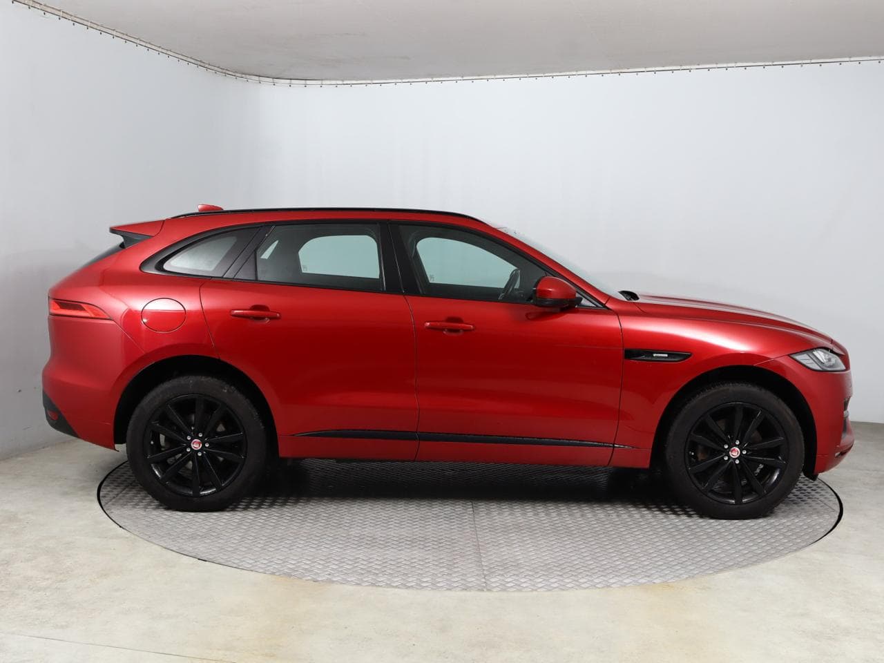 2017 Jaguar F-PACE - 8