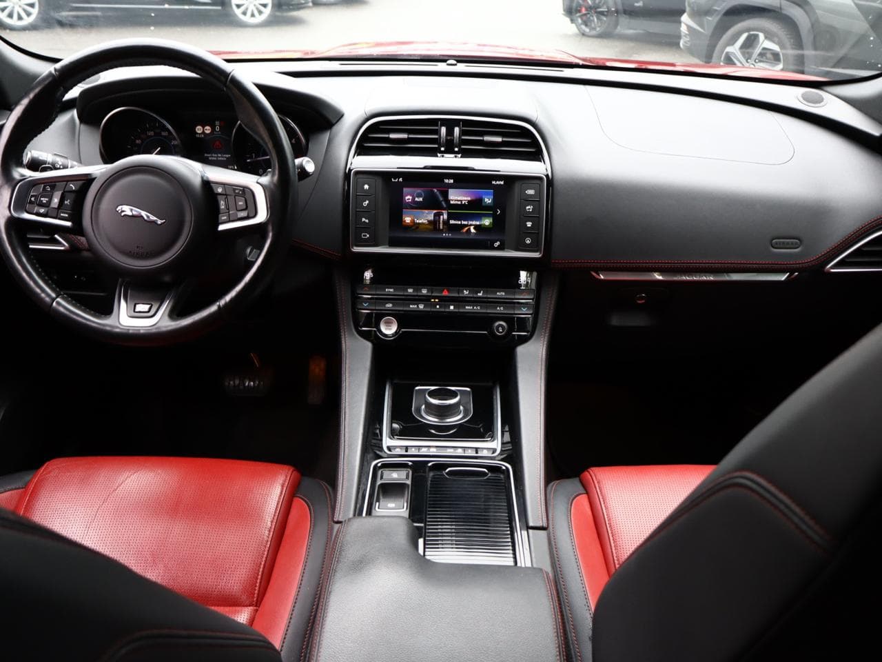 2017 Jaguar F-PACE - 9