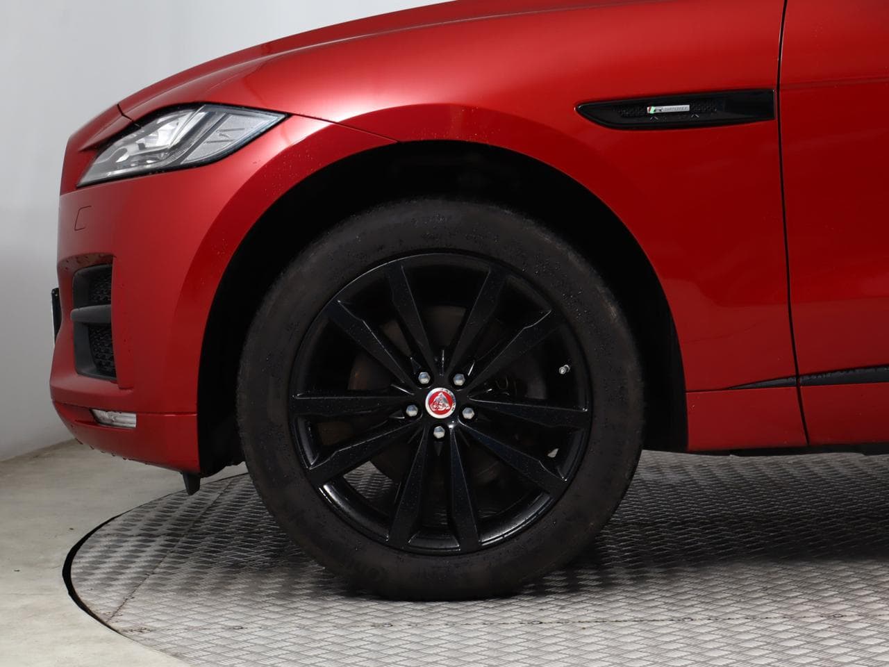 2017 Jaguar F-PACE - 19