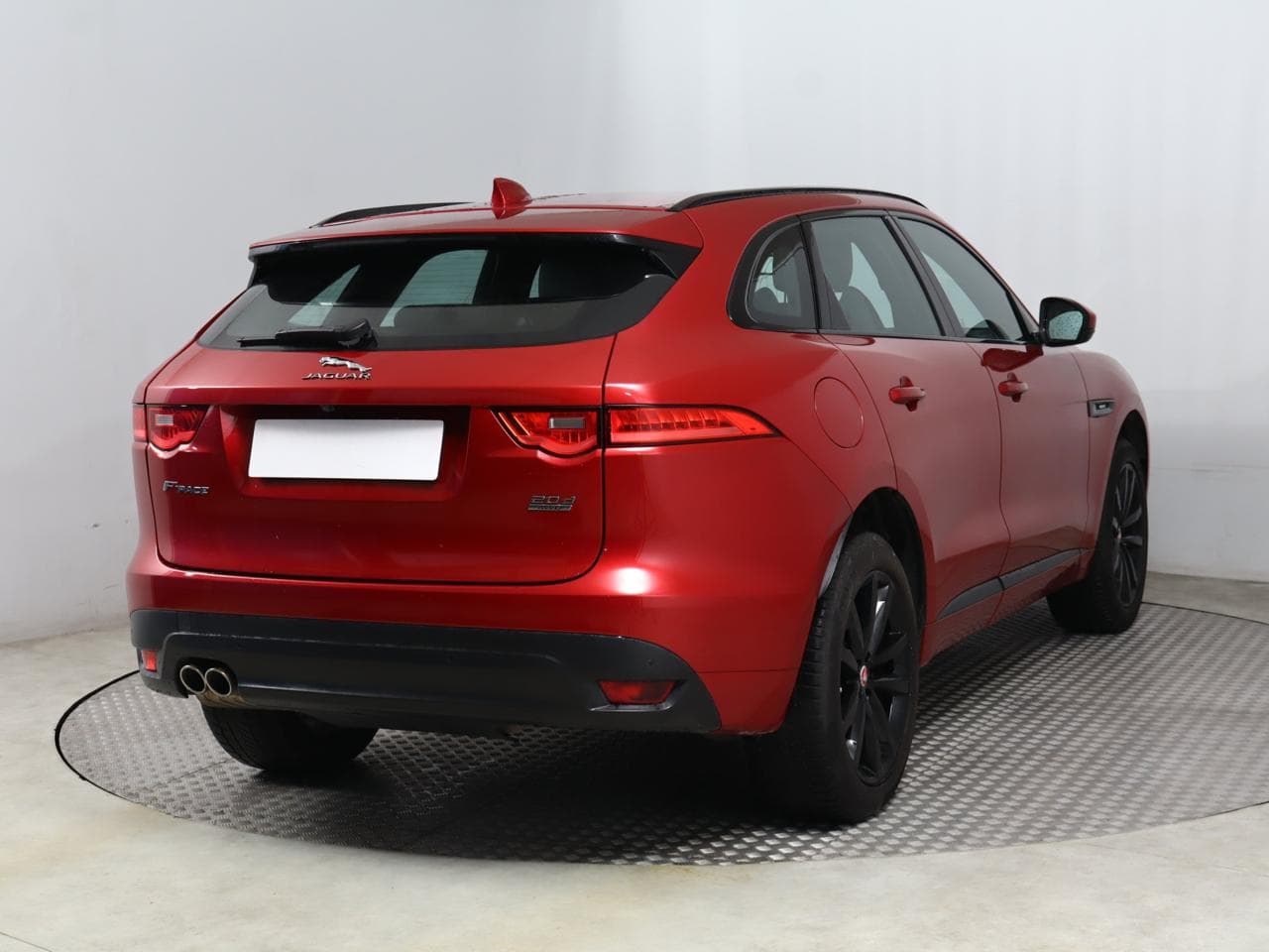 2017 Jaguar F-PACE - 7
