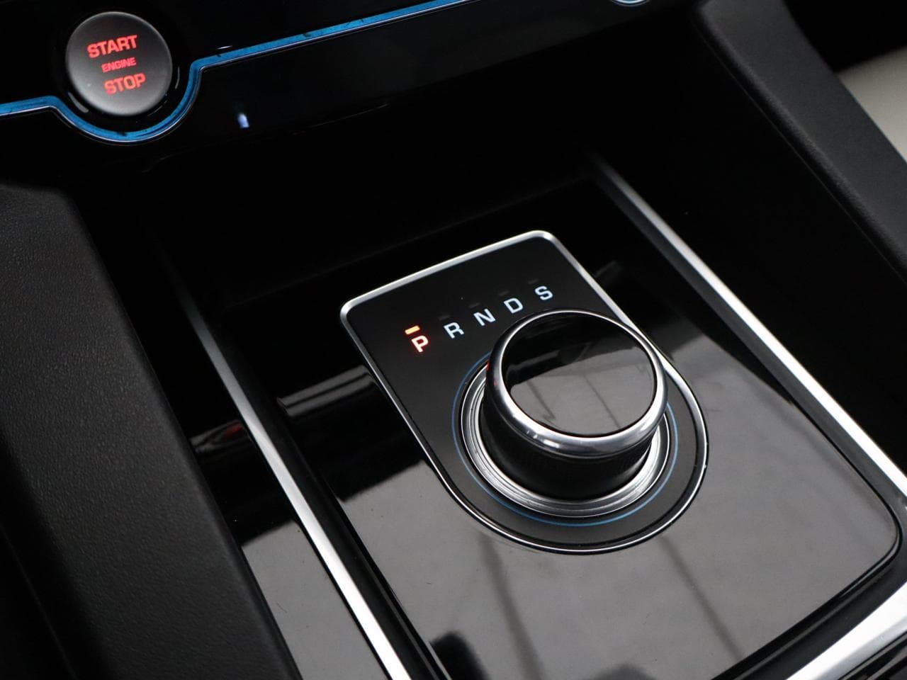 2016 Jaguar F-PACE - 17