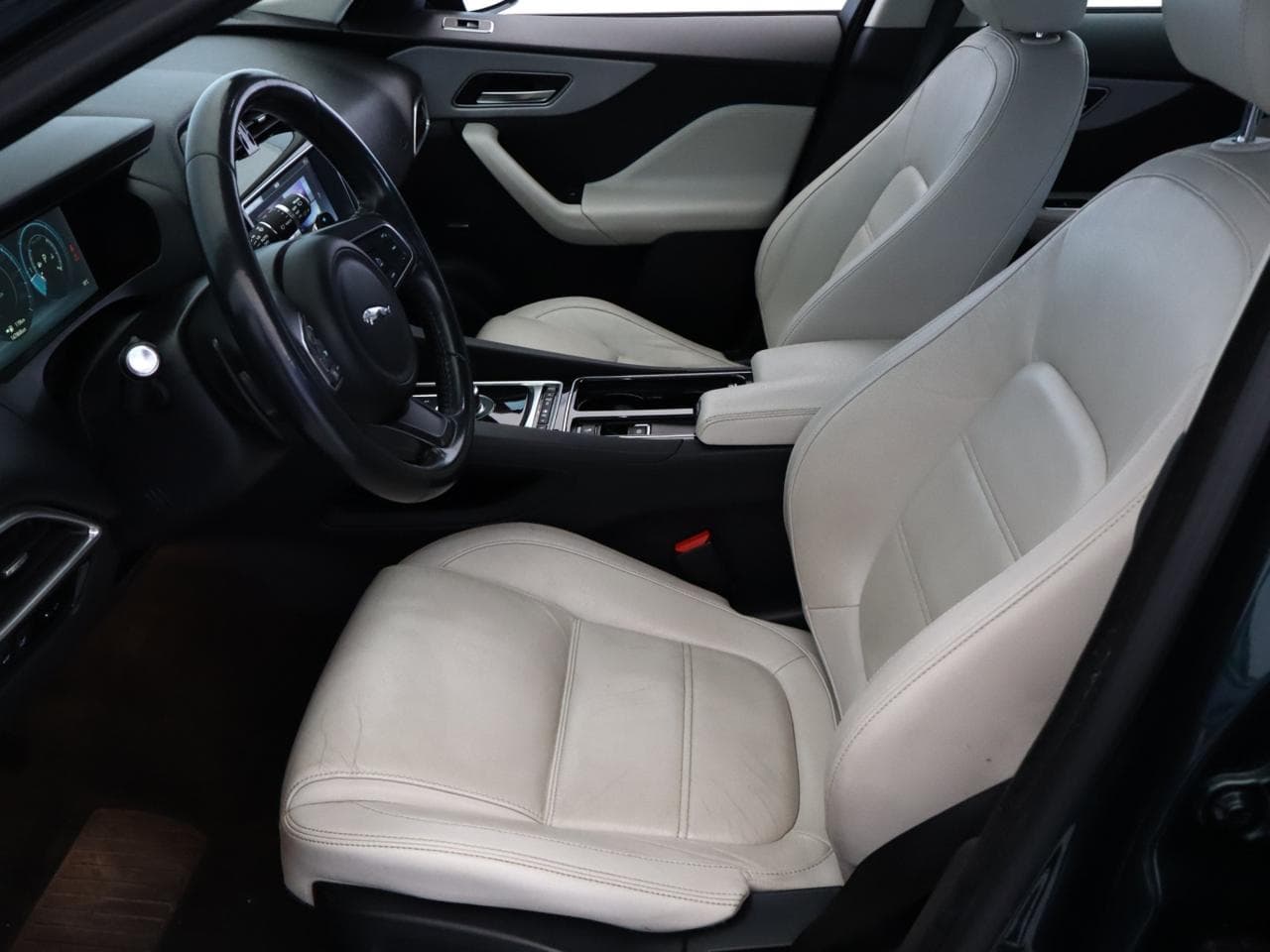 2016 Jaguar F-PACE - 14
