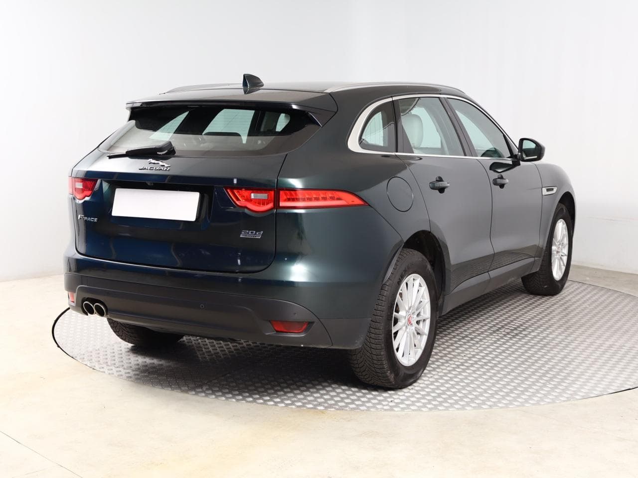 2016 Jaguar F-PACE - 7