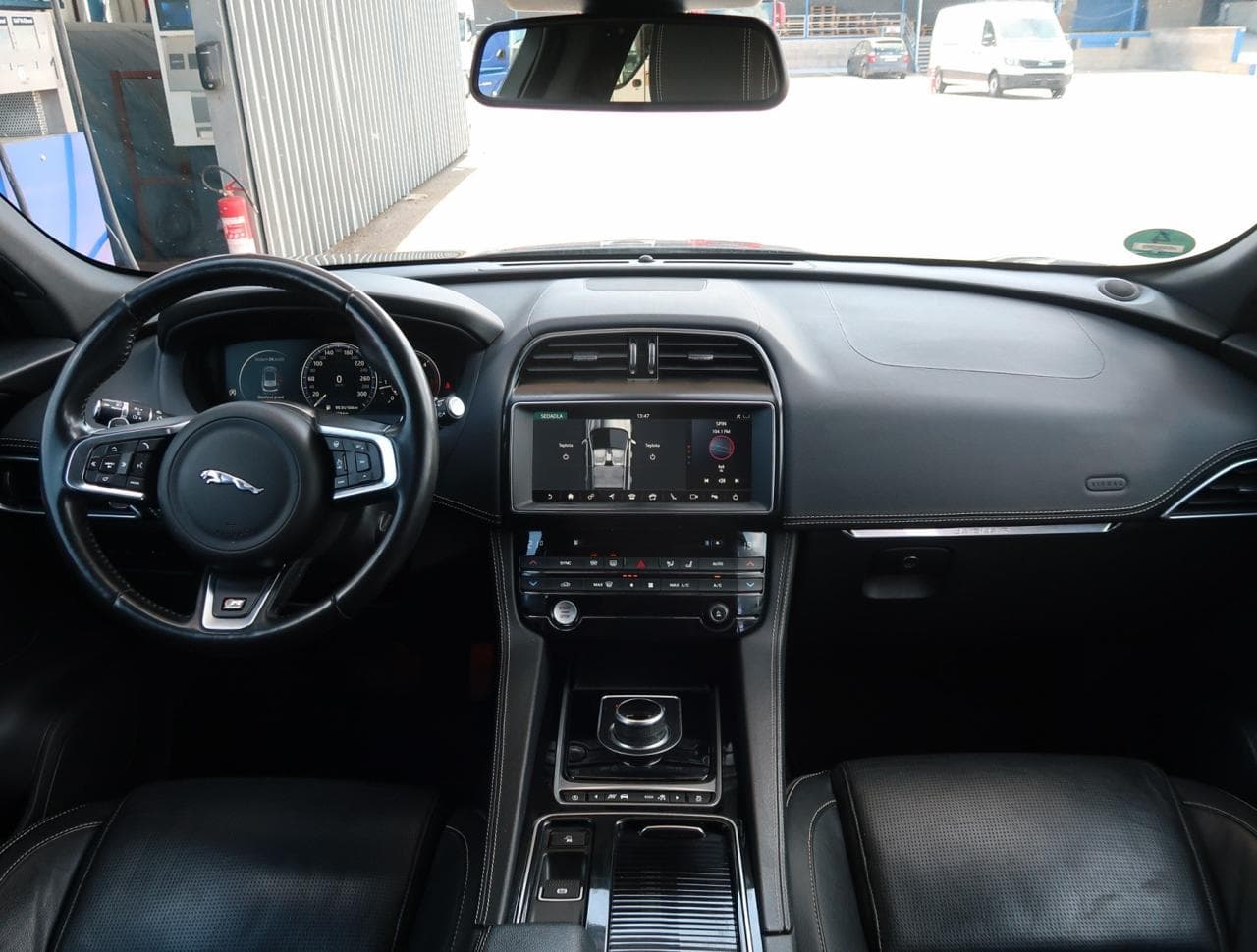 2018 Jaguar F-PACE - 10