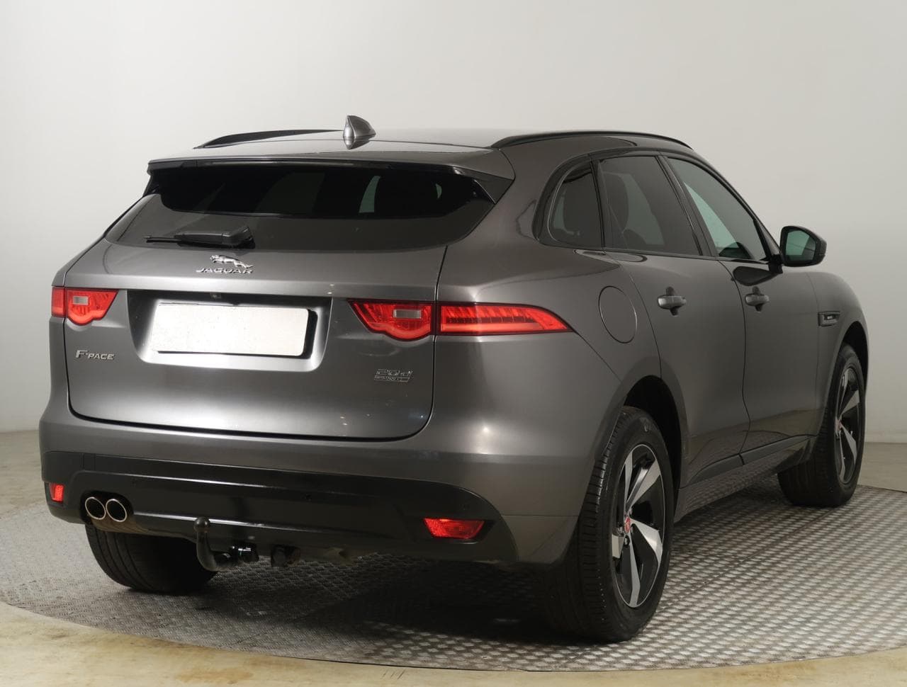 2018 Jaguar F-PACE - 7