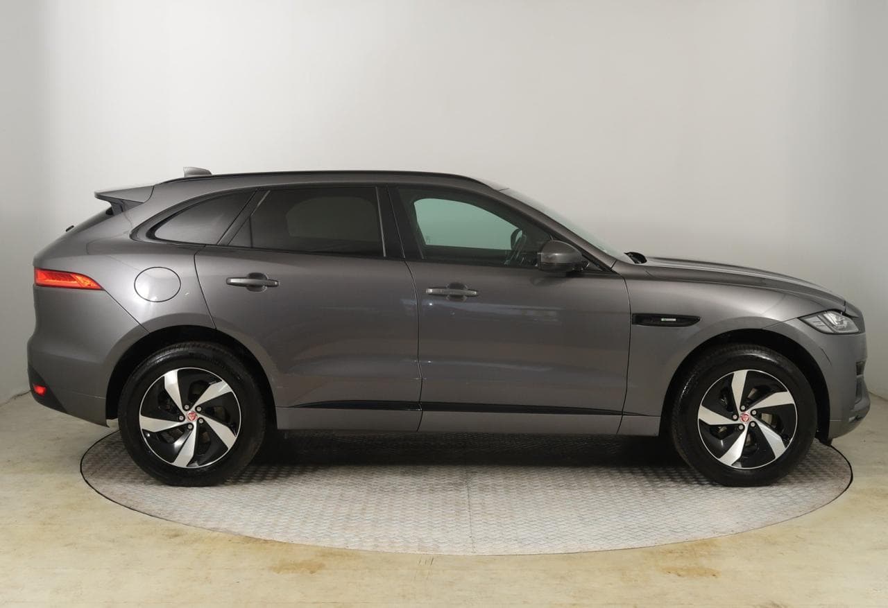 2018 Jaguar F-PACE - 8