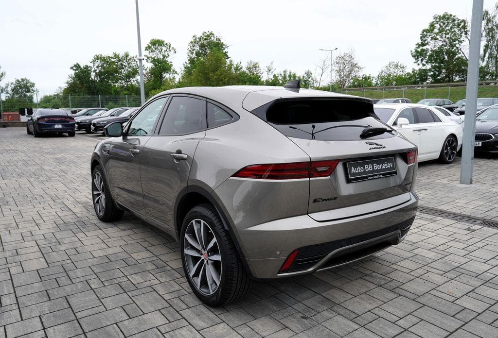 2021 Jaguar F-PACE - 10