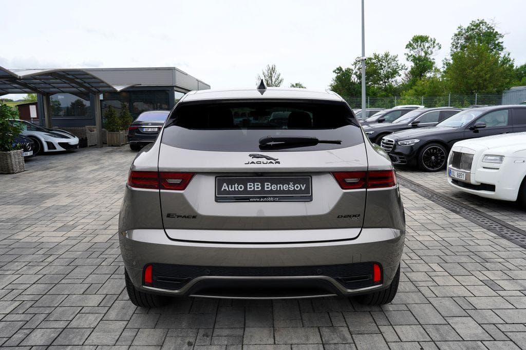 2021 Jaguar F-PACE - 13