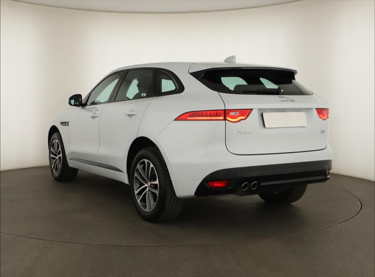 2017 Jaguar F-PACE - 5