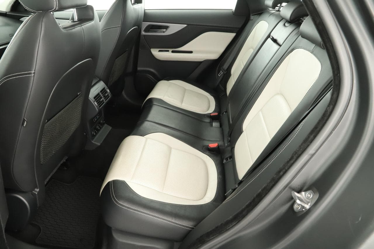 2017 Jaguar F-PACE - 12