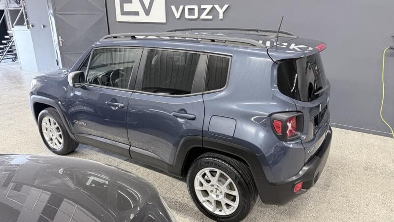 2022 Jeep Renegade - 17