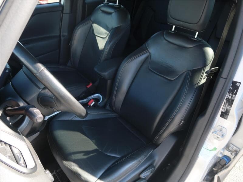 2014 Jeep Renegade - 10