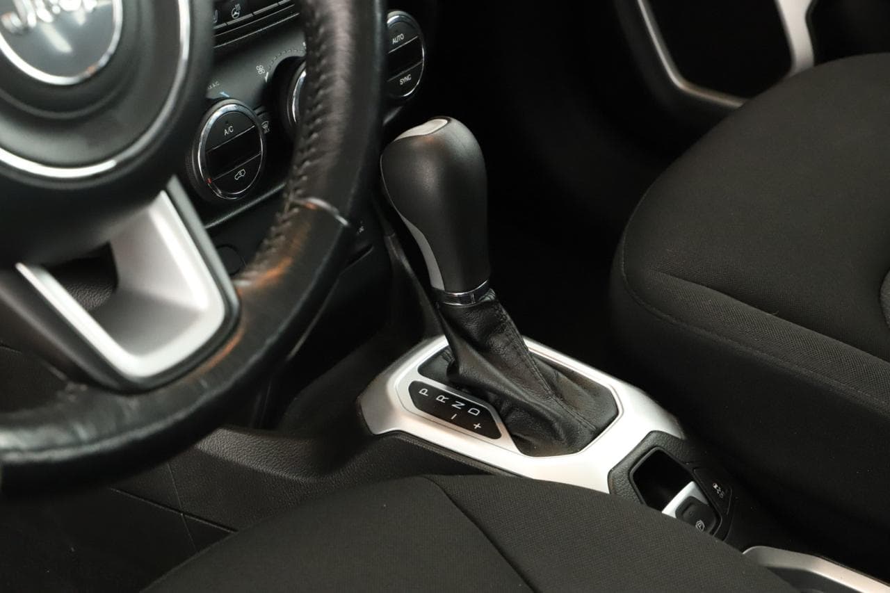 2017 Jeep Renegade - 17