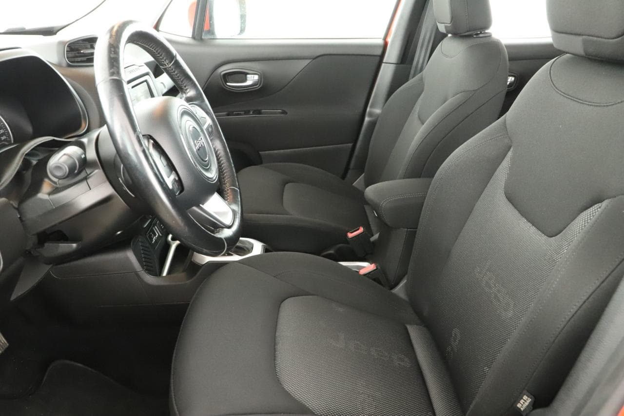 2017 Jeep Renegade - 12