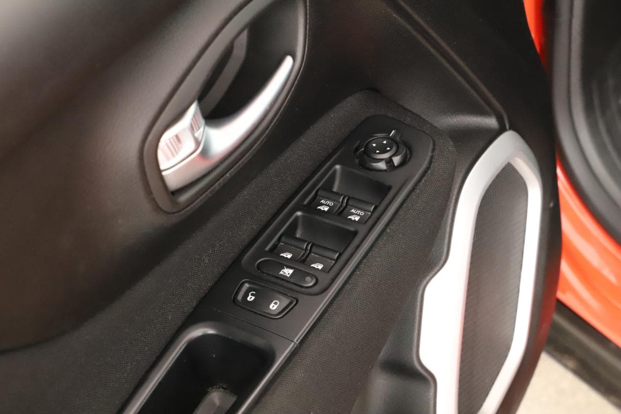 2017 Jeep Renegade - 19