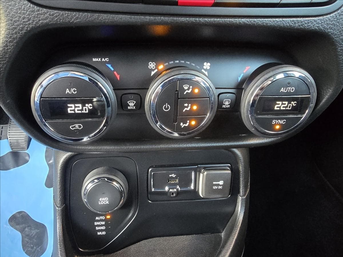 2015 Jeep Renegade - 20