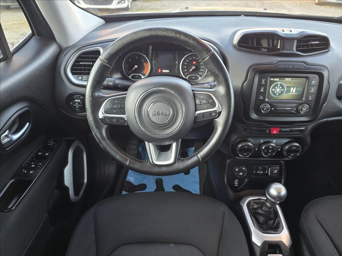 2015 Jeep Renegade - 17