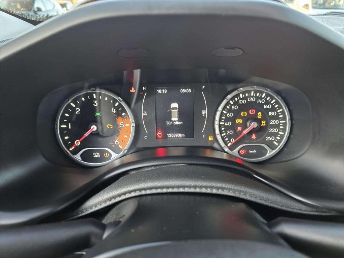 2015 Jeep Renegade - 18