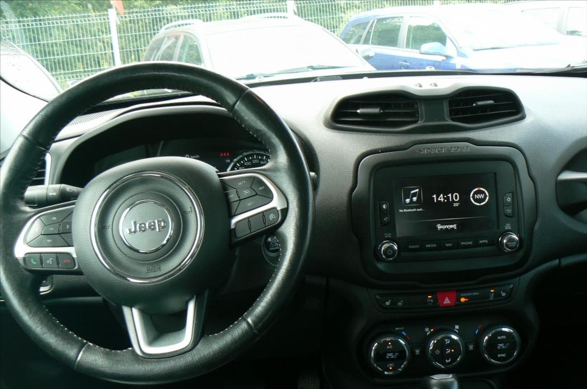 2017 Jeep Renegade - 12