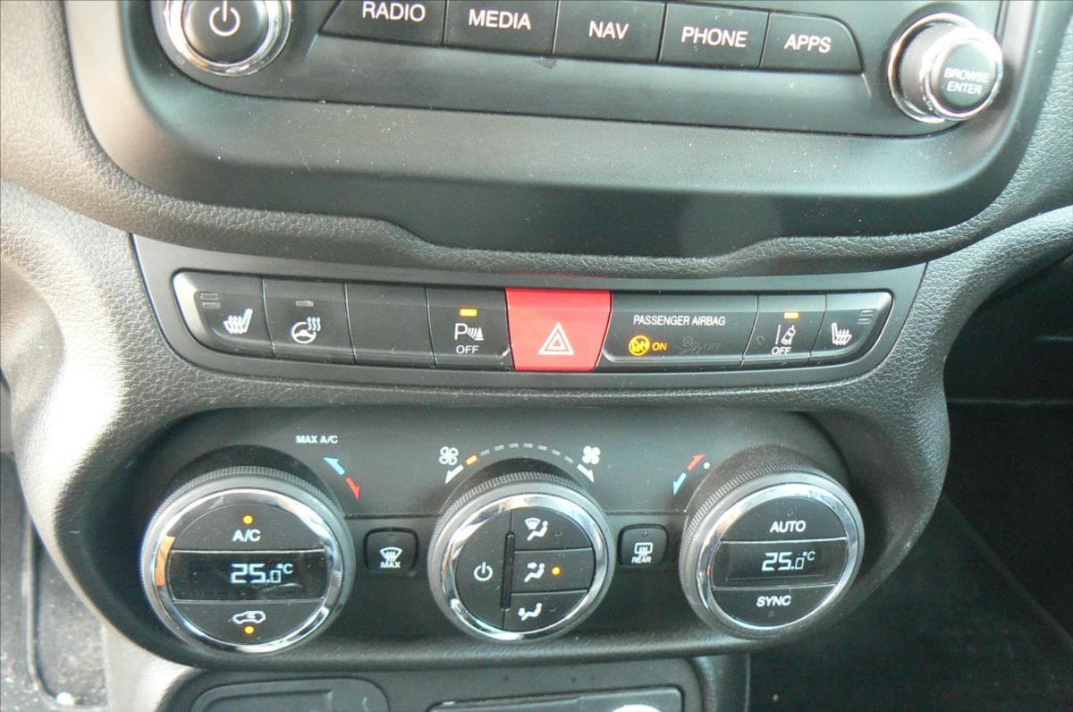 2017 Jeep Renegade - 14